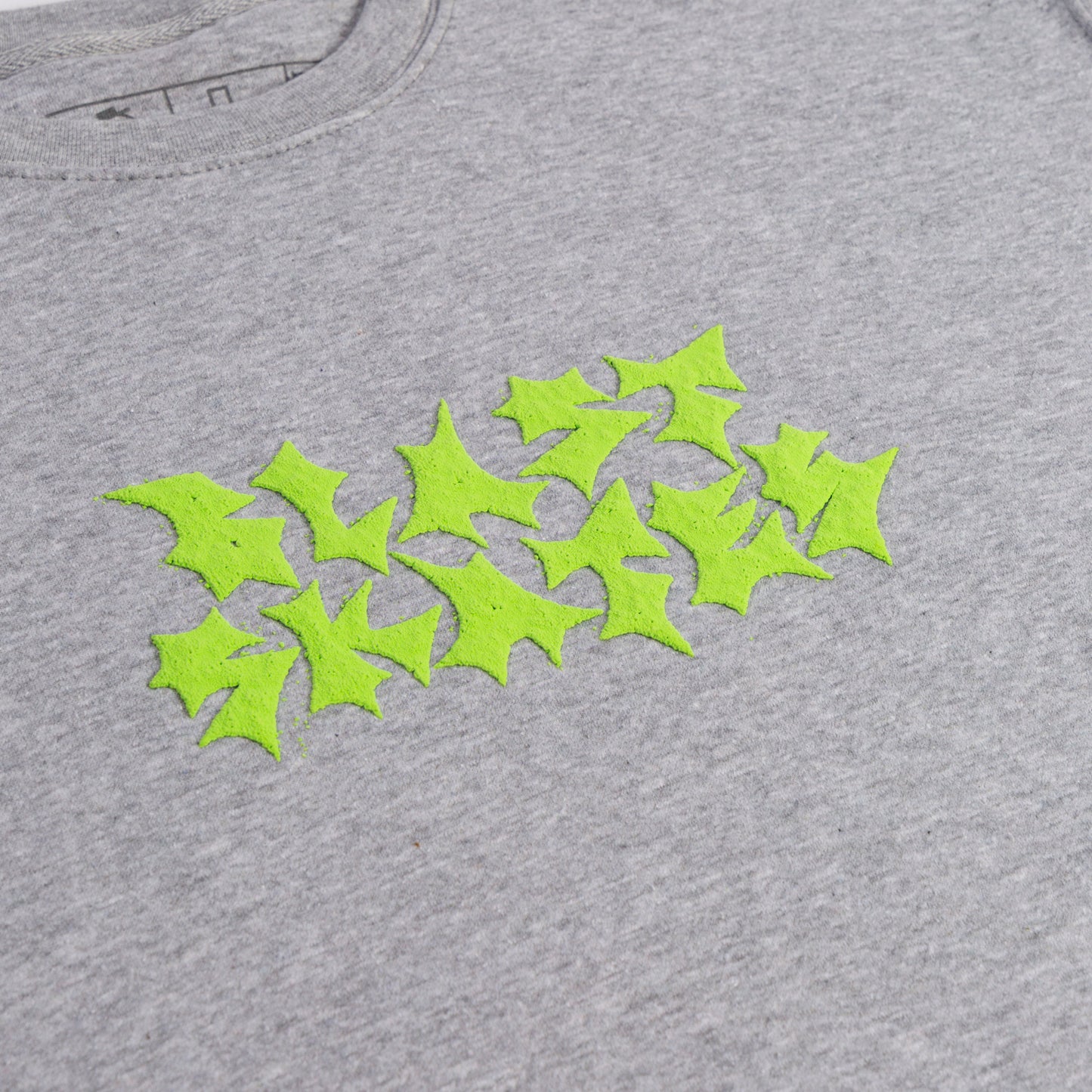 SCREAMING SKULLS CREW NECK