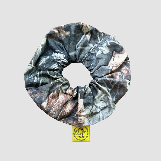BLAST SKATES SCRUNCHIE