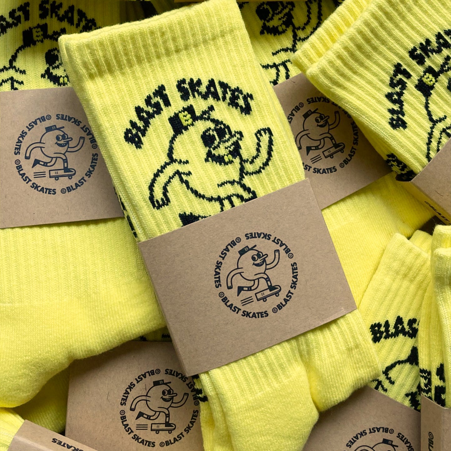 BLAST SKATES YELLOW CREW SOCKS