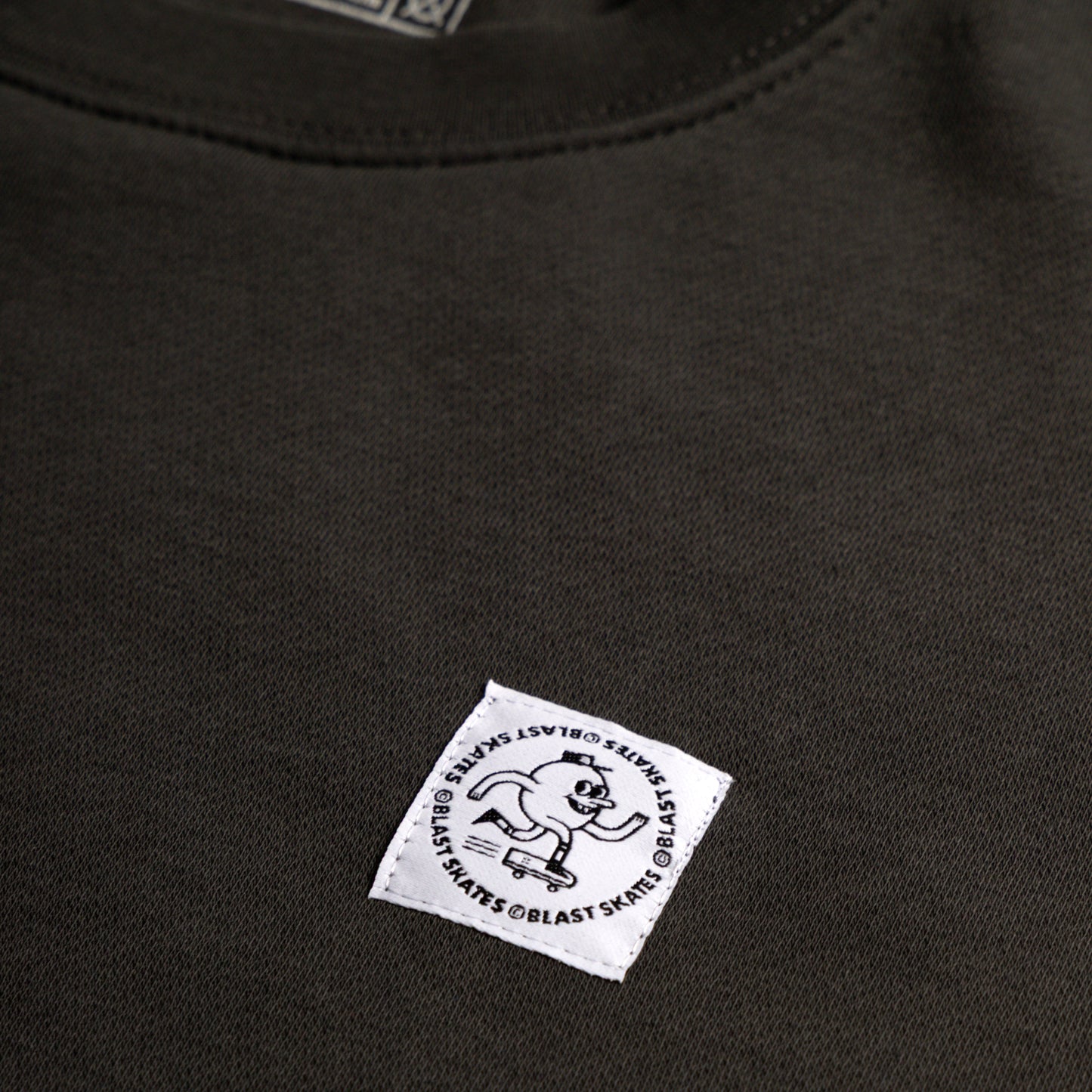 CHARCOAL ROUND LOGO CREW NECK