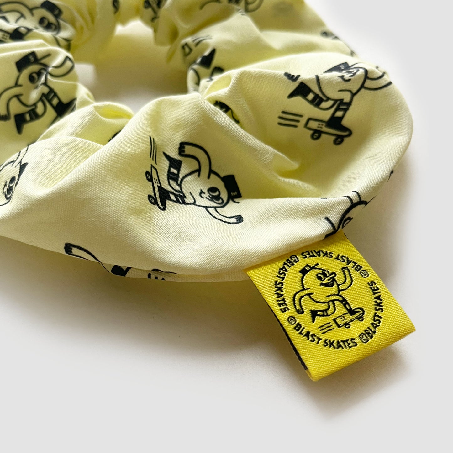 BLAST SKATES SCRUNCHIE